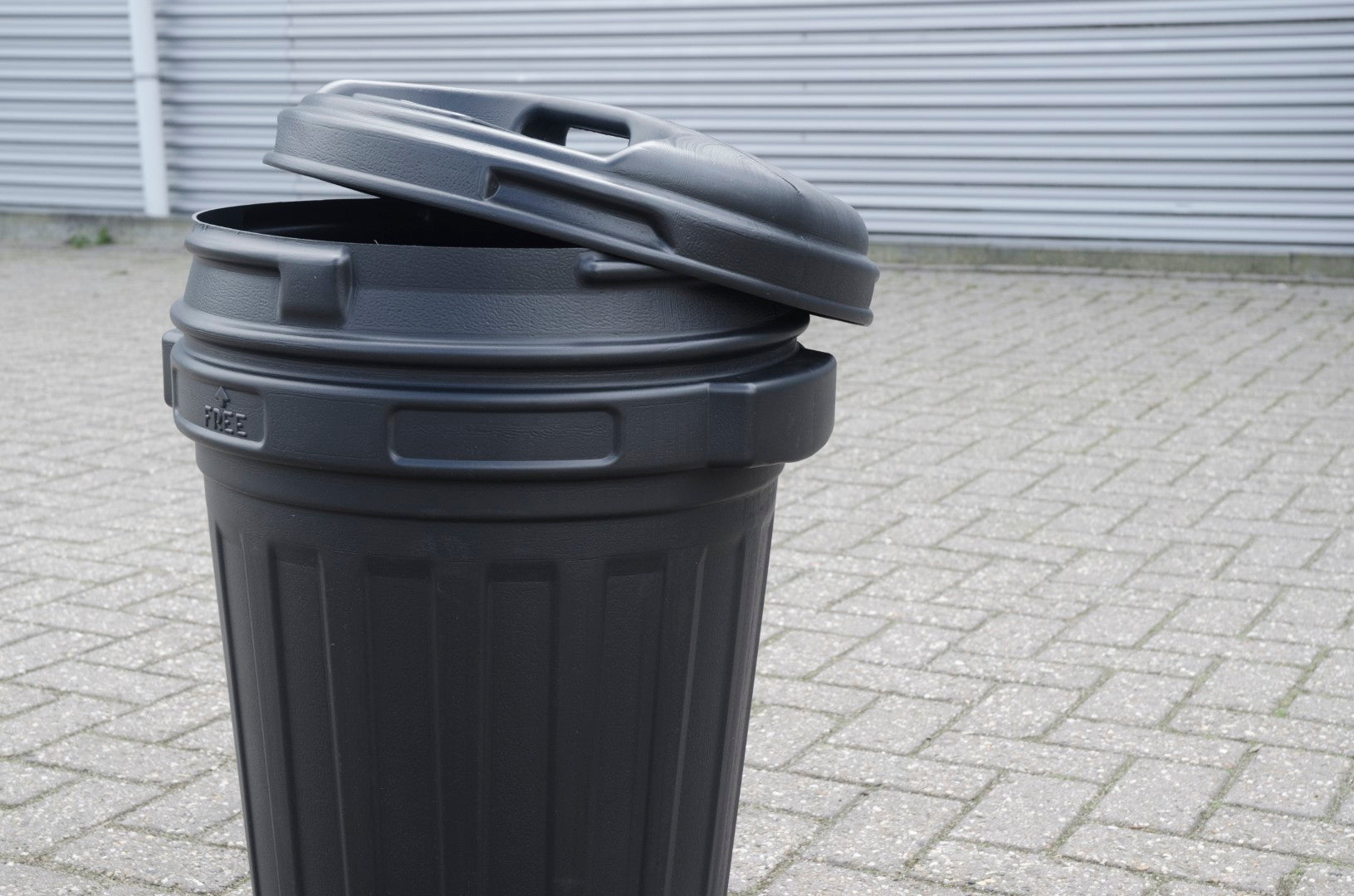 Unbranded Storage Bucket with lid 70 litre